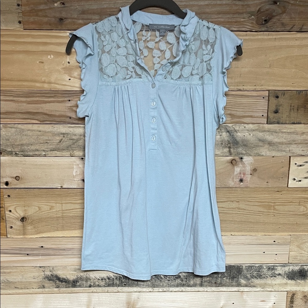 NY Collection size Small Light Blue Ruffle Sleeveless Lace Detail Soft Blouse